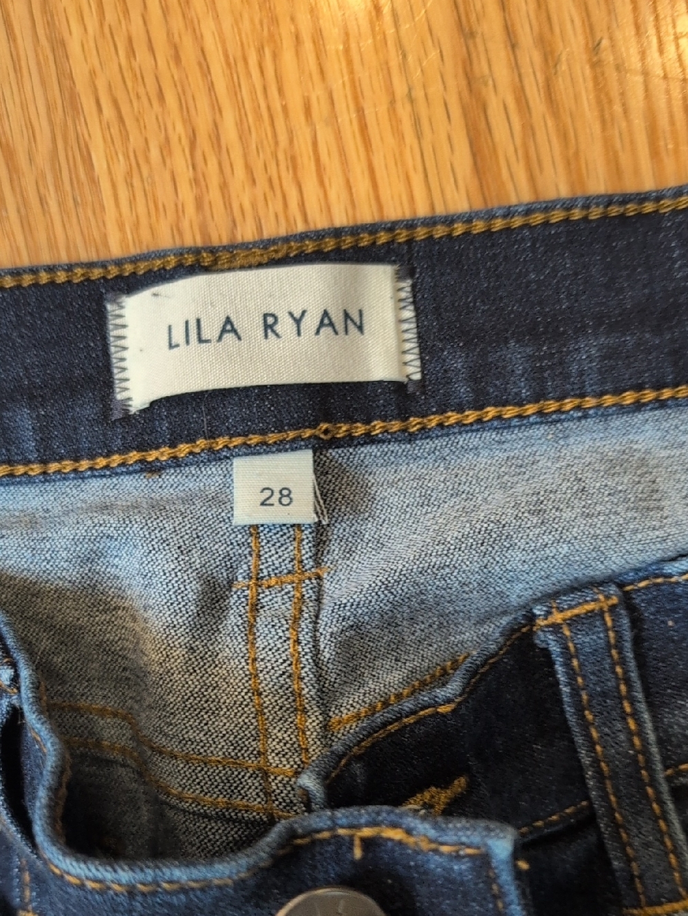Lila Ryan Women's Flare/Bootcut Jeans. Size 28 - Picture 2 of 8